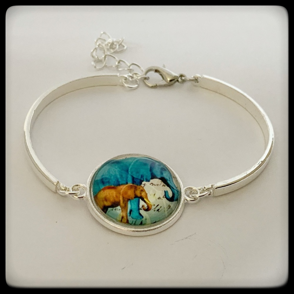 🆕 ✅ SILVER GLASS CABOCHON BRACELET